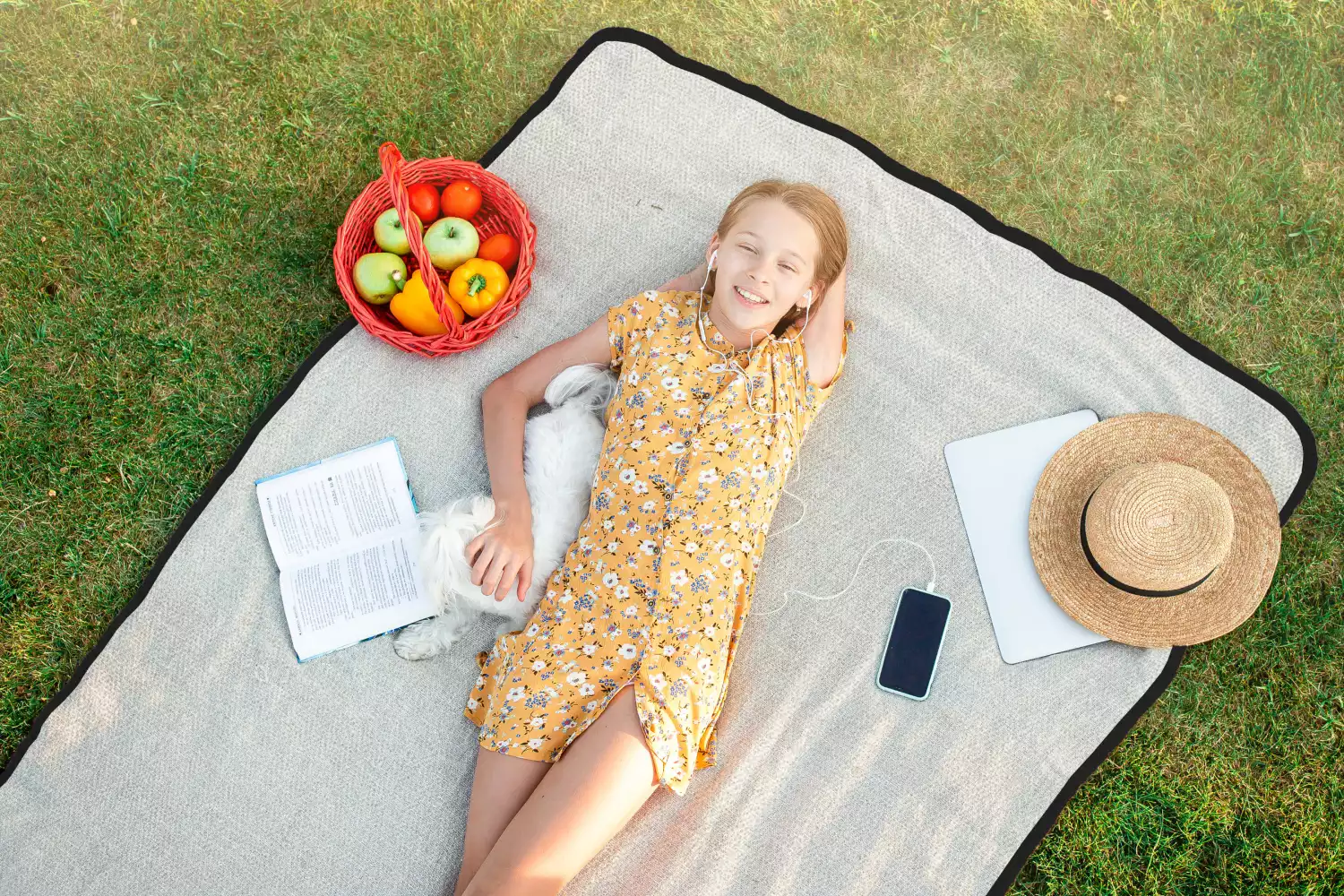 roll up blanket with strap