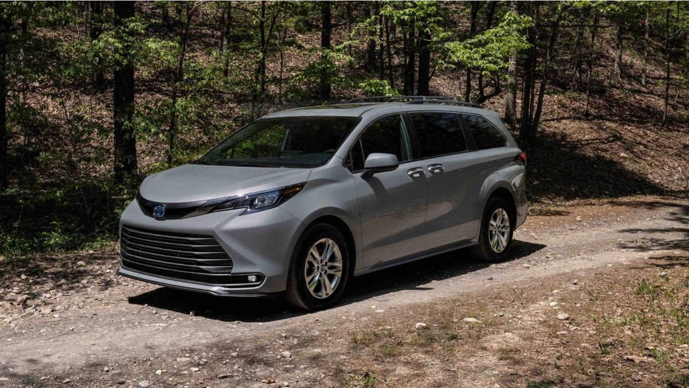 Toyota Sienna organizer for road trip